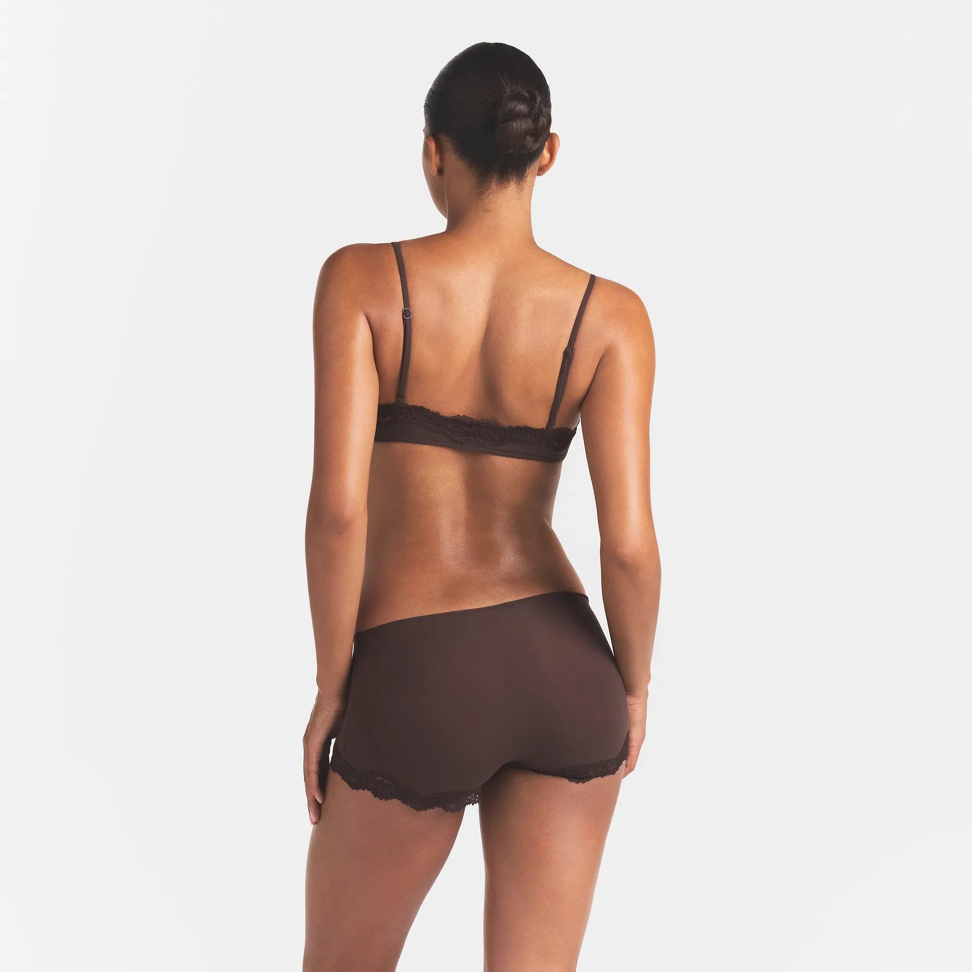 FITS EVERYBODY LACE BOY SHORT | ESPRESSO ON A MODEL BACK VIEW @ | FOCUS: 0.0, 1.0, 0.9