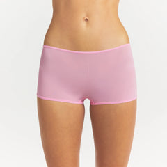 FITS EVERYBODY BOY SHORT | BUBBLE GUM ON A MODEL SIDE VIEW @ | FOCUS: 0.0, 1.0, 0.9
