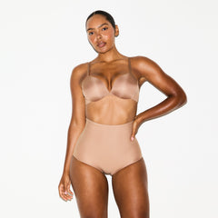 SKIMS BODY CORE SCULPT BUTT LIFTING BRIEF | SIENNA ON A MODEL SIDE VIEW @