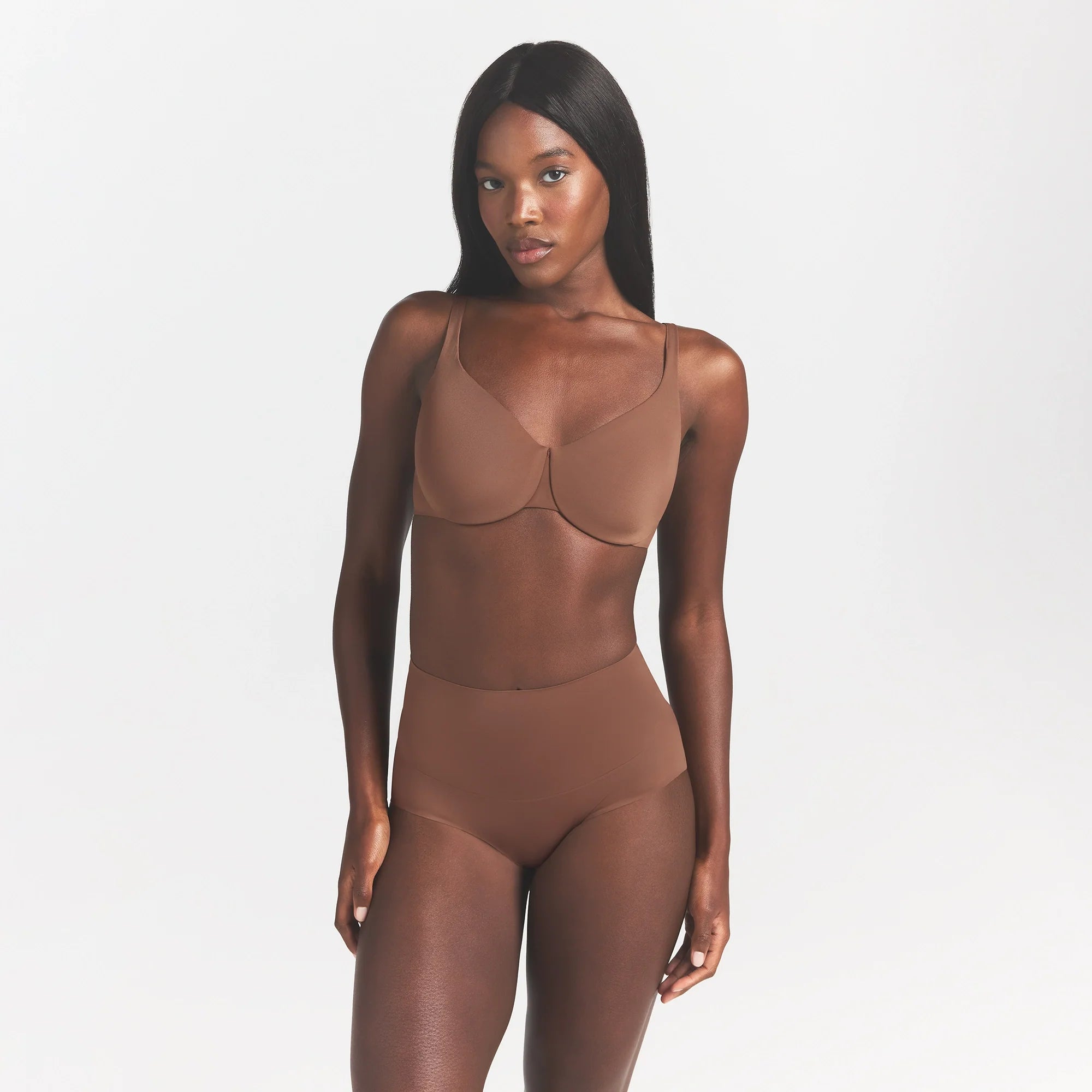 SMOOTHING INTIMATES HIGH-WAISTED BRIEF | JASPER ON A MODEL FRONT VIEW @ | FOCUS: 0.0, 1.0, 0.9