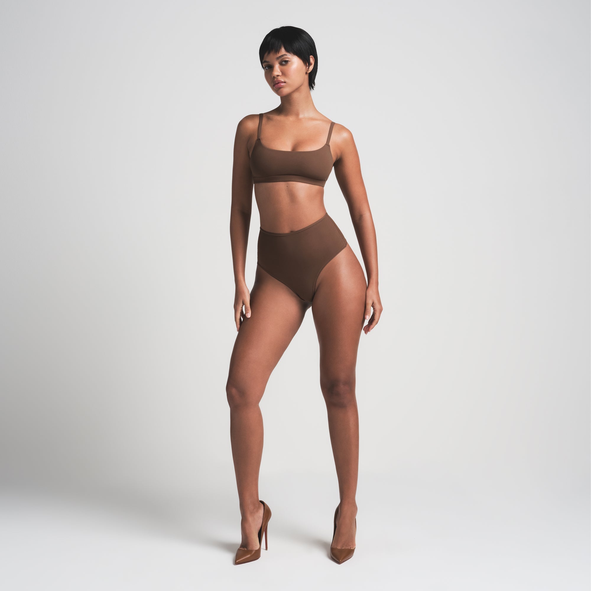 FITS EVERYBODY HIGH-WAISTED THONG | JASPER ON A MODEL FRONT VIEW | FOCUS: 0.0, 1.0, 0.9