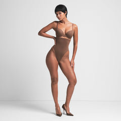 SEAMLESS SCULPT HIGH-WAISTED THONG | JASPER ON A MODEL FRONT VIEW