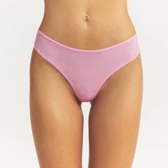 FITS EVERYBODY THONG | BUBBLE GUM ON A MODEL SIDE VIEW @ | FOCUS: 0.0, 1.0, 0.9