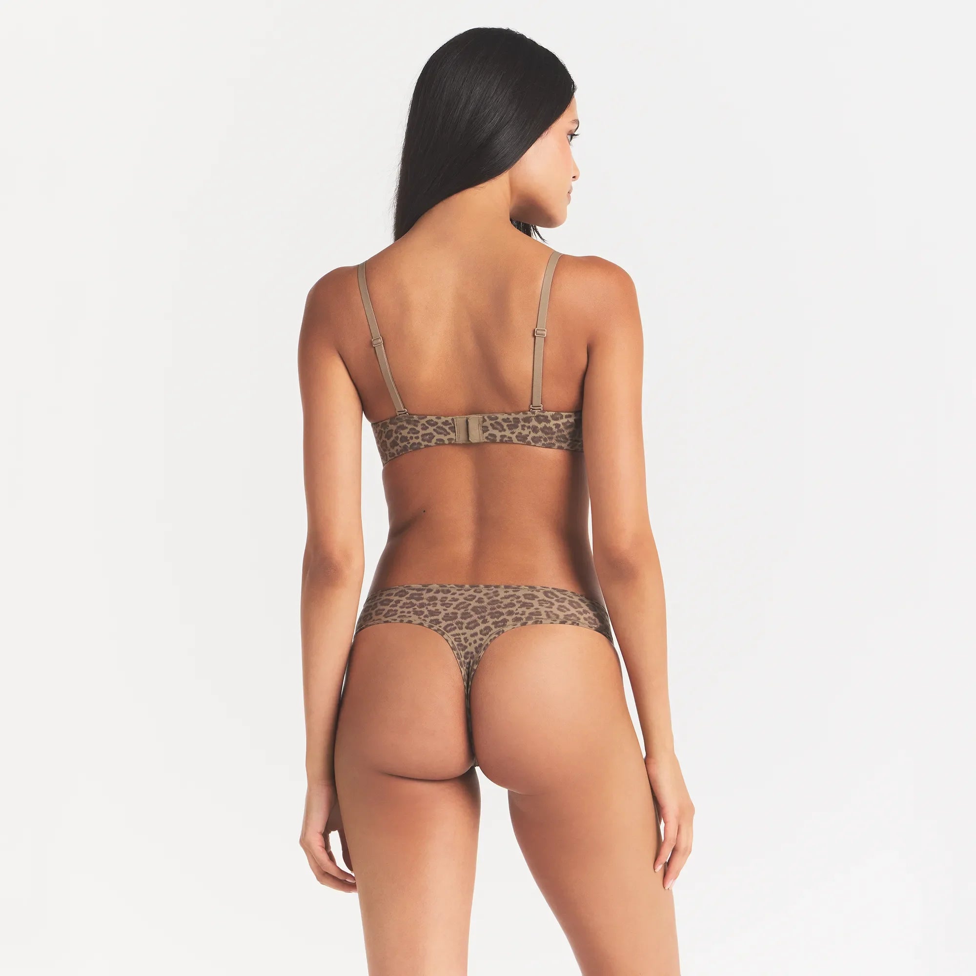 FITS EVERYBODY THONG | DESERT LEOPARD INK PRINT ON A MODEL BACK VIEW @ | FOCUS: 0.0, 1.0, 0.9