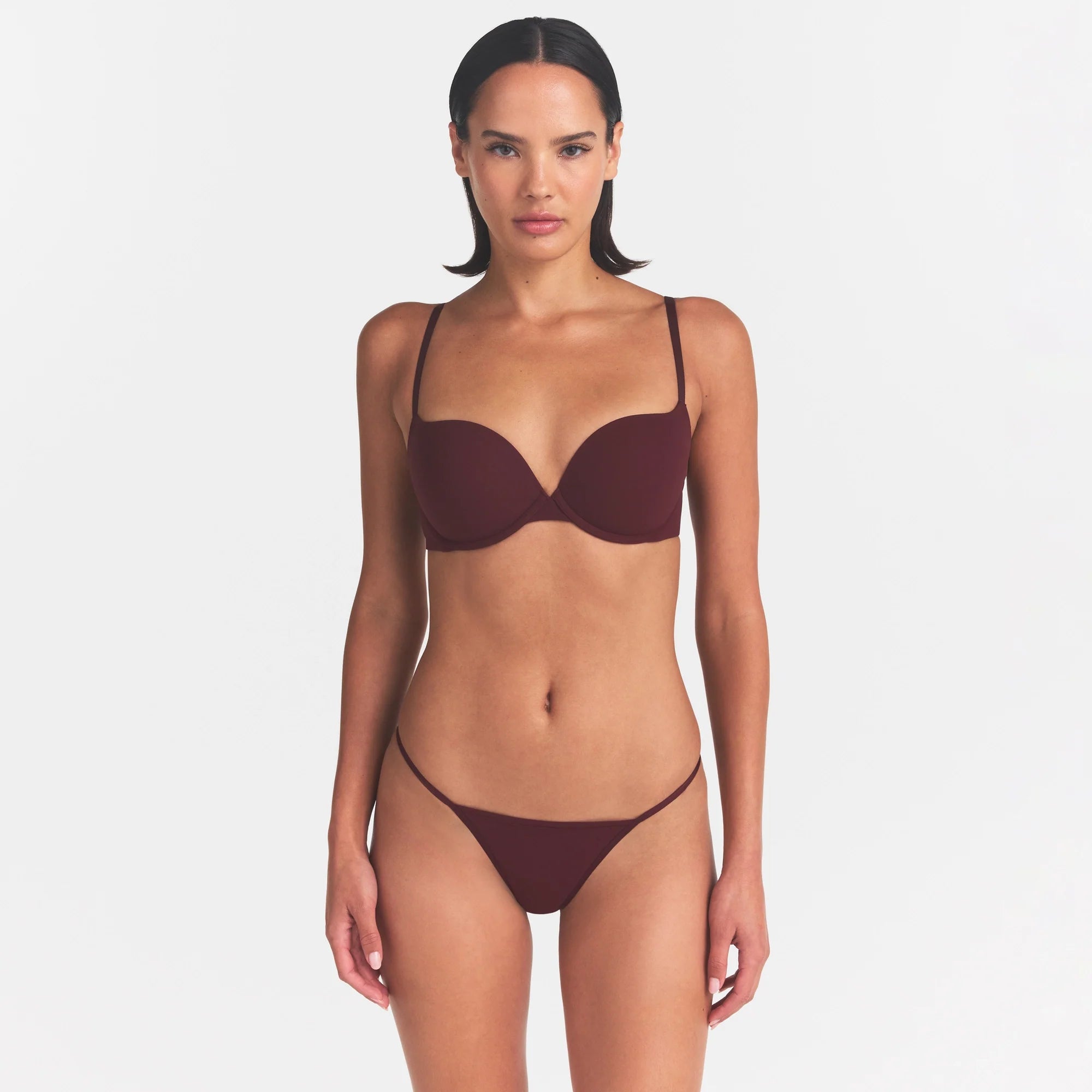 FITS EVERYBODY T-STRING THONG | CURRANT & LAYS FLAT ON A WHITE BACKGROUND | FLT