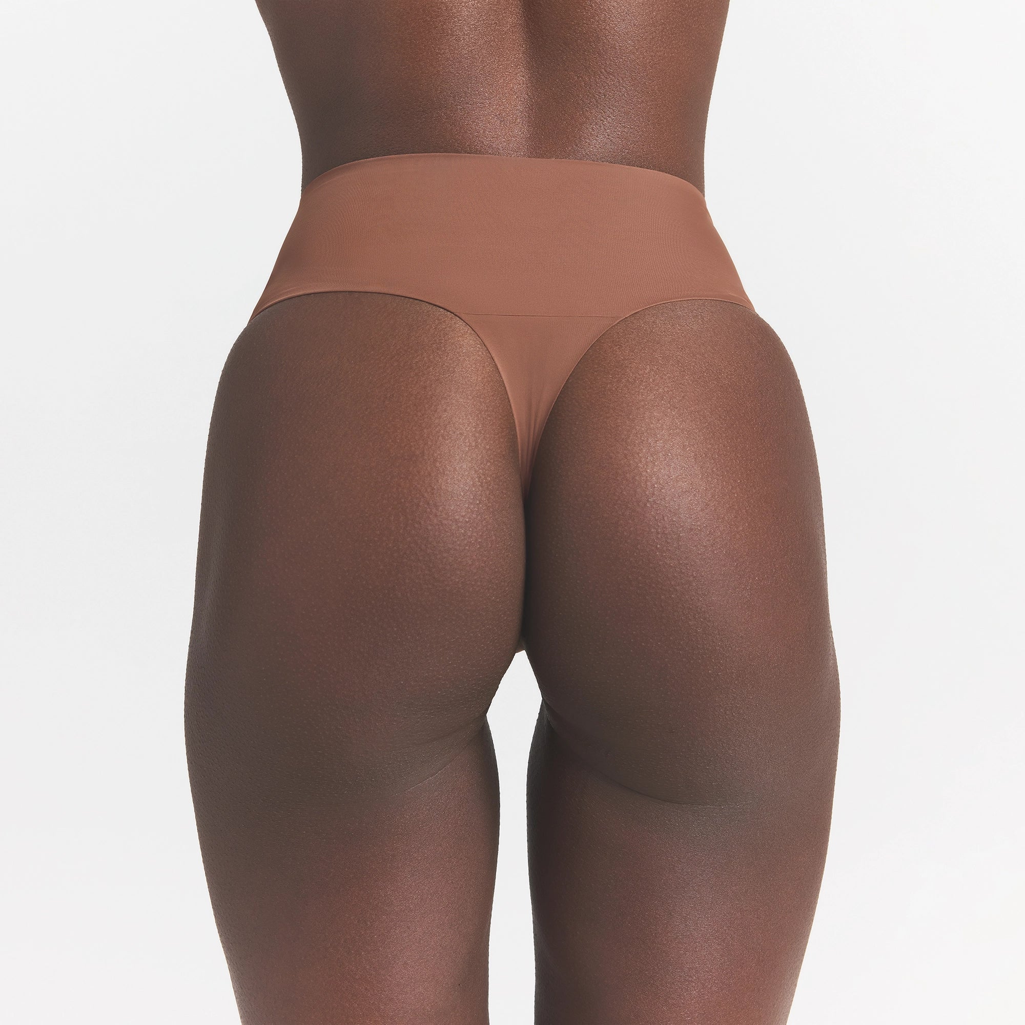 SMOOTHING INTIMATES HIGH-WAISTED THONG | JASPER ON A MODEL BACK VIEW @ | FOCUS: 0.0, 1.0, 0.9