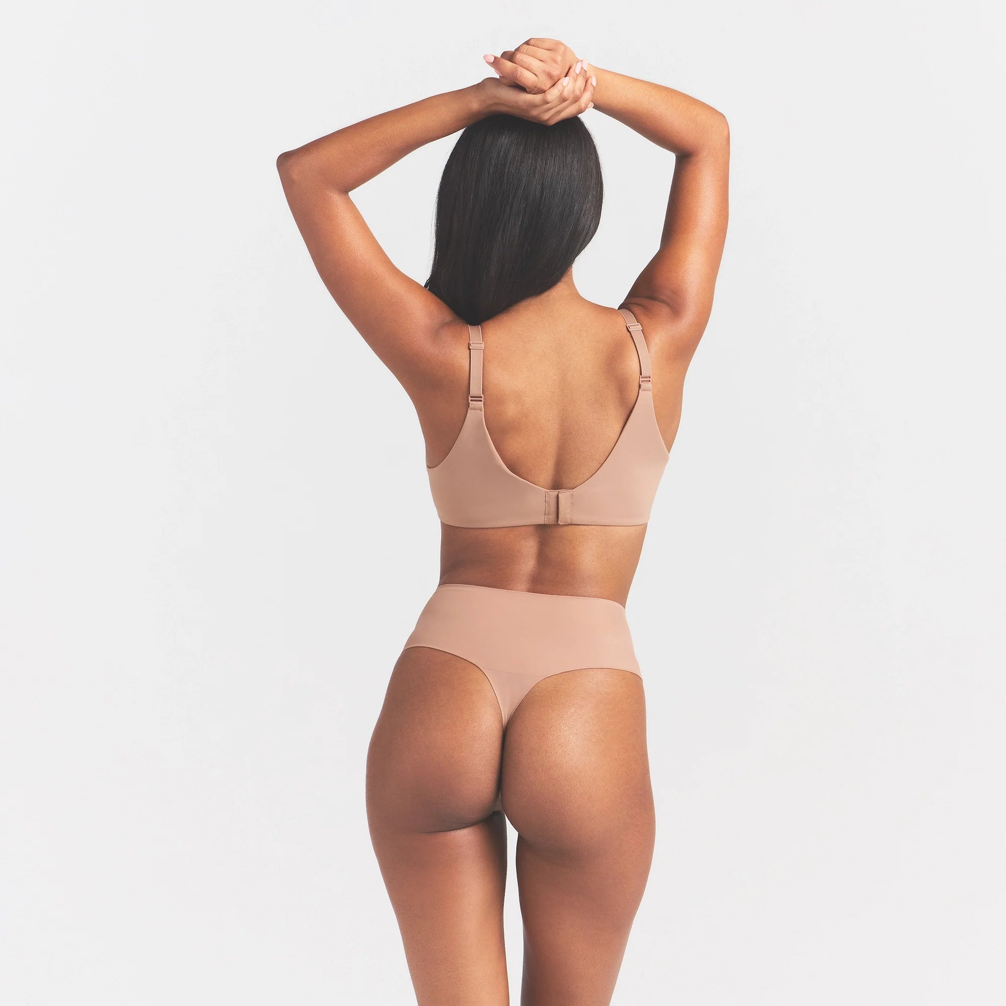 SMOOTHING INTIMATES HIGH-WAISTED THONG | SIENNA ON A MODEL BACK VIEW @ | FOCUS: 0.0, 1.0, 0.9