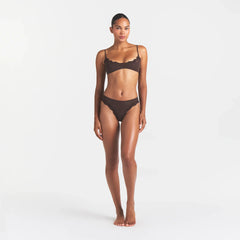 FITS EVERYBODY LACE TANGA | ESPRESSO ON A MODEL FRONT VIEW @ | FOCUS: 0.0, 1.0, 0.9