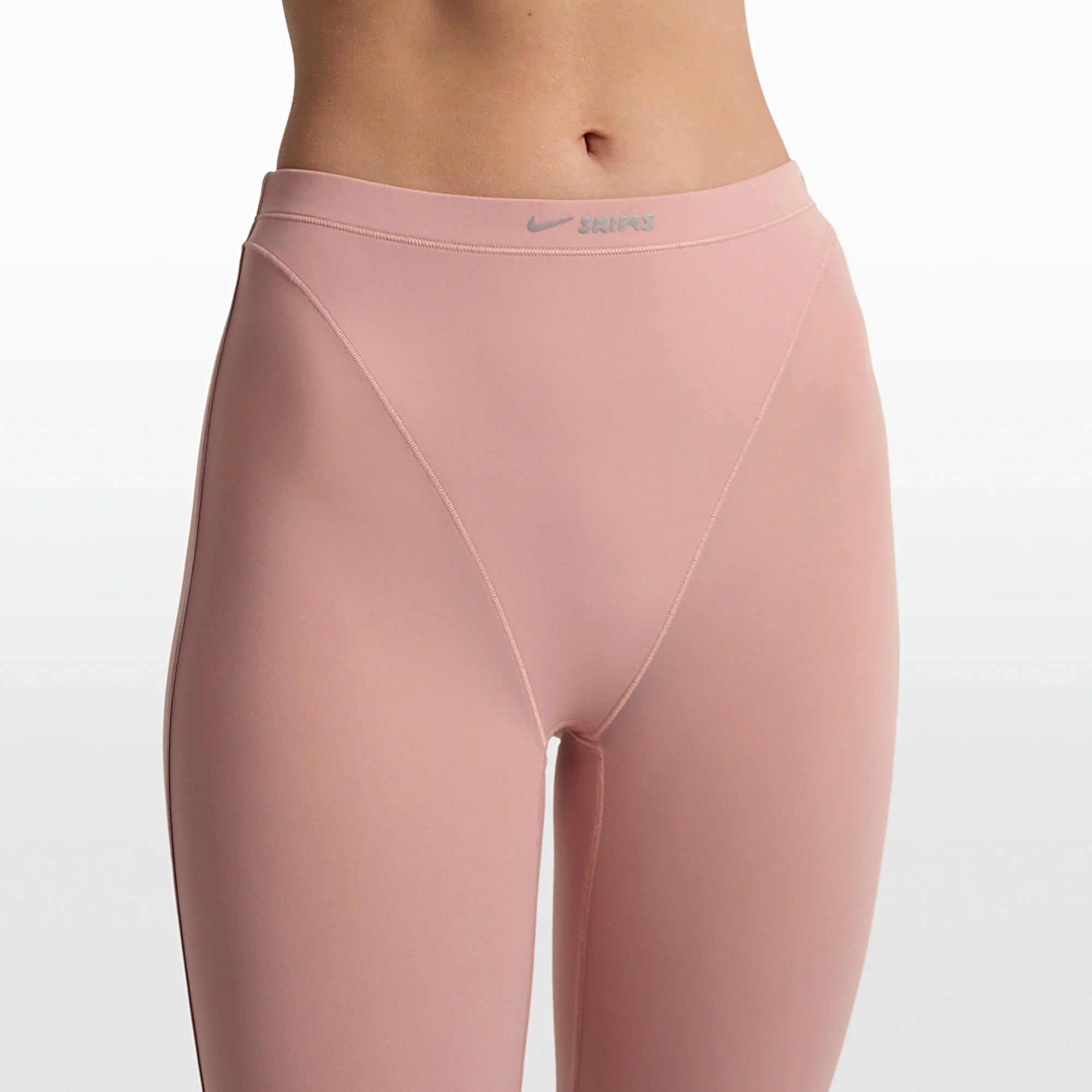 NikeSKIMS WEIGHTLESS LAYERS V-LINE 26" LEGGING | HIMALAYAN ON A MODEL FRONT VIEW @ | FOCUS: 0.0, 1.0, 0.9
