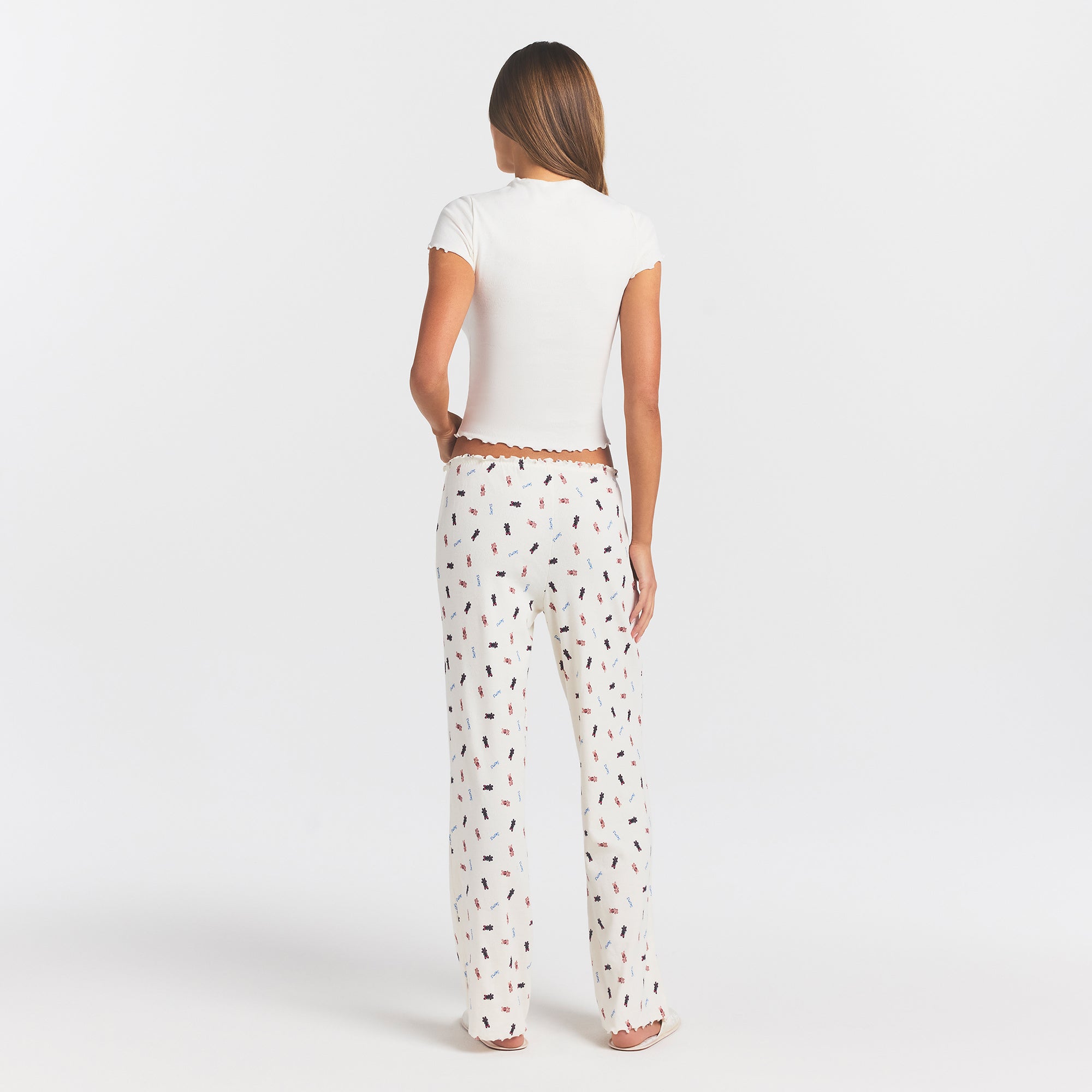 LOGO POINTELLE STRAIGHT LEG PANT | MARBLE TOSSED BUNNY ON A MODEL BACK VIEW