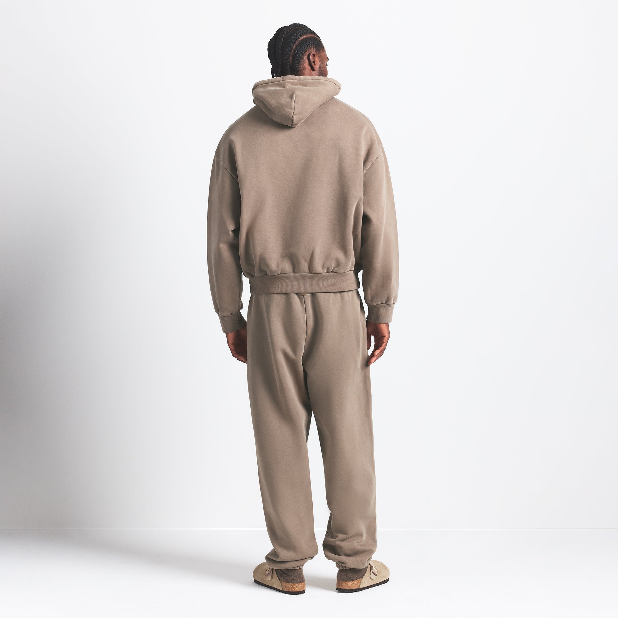 HEAVYWEIGHT FLEECE MENS JOGGER | TRUFFLE ON A MODEL BACK VIEW @ | FOCUS: 0.0, 1.0, 0.9