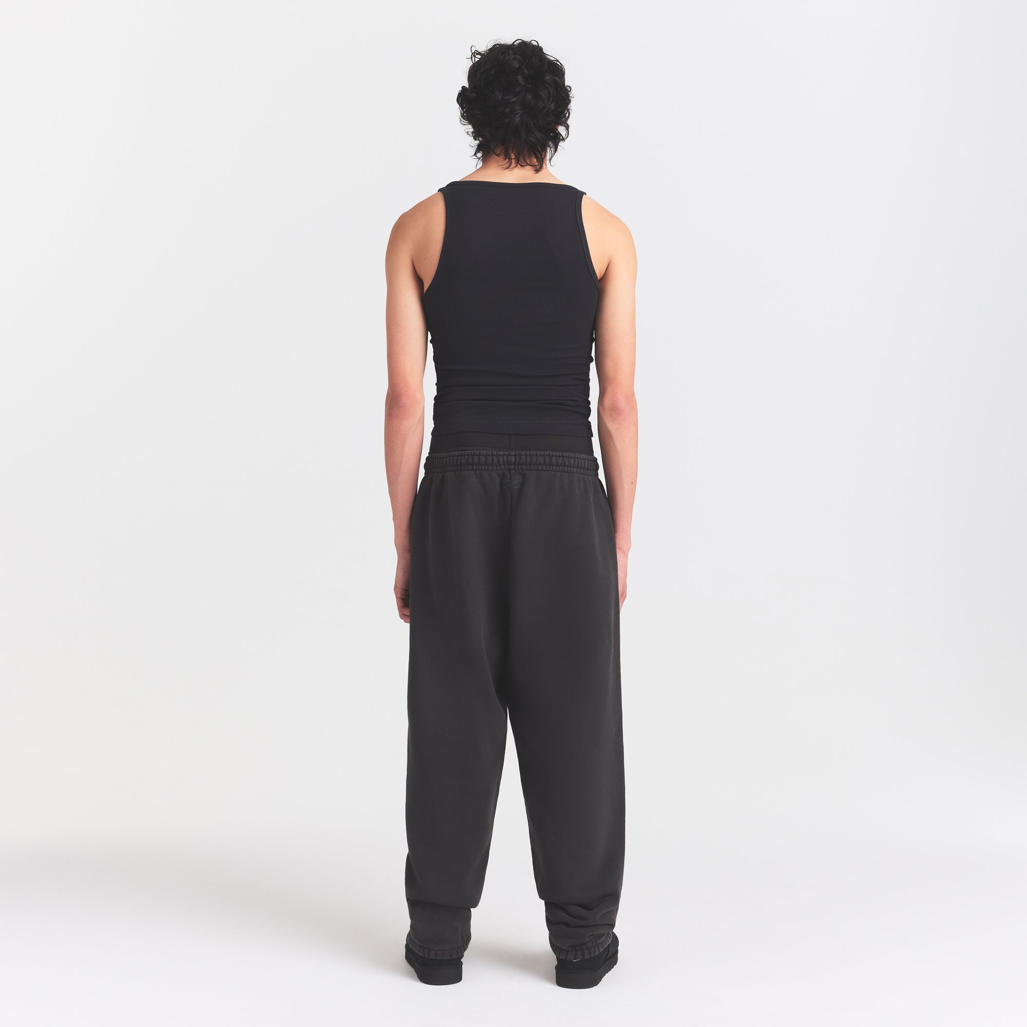 HEAVYWEIGHT FLEECE MENS JOGGER | WASHED ONYX ON A MODEL FRONT VIEW @ | FOCUS: 0.0, 1.0, 0.9