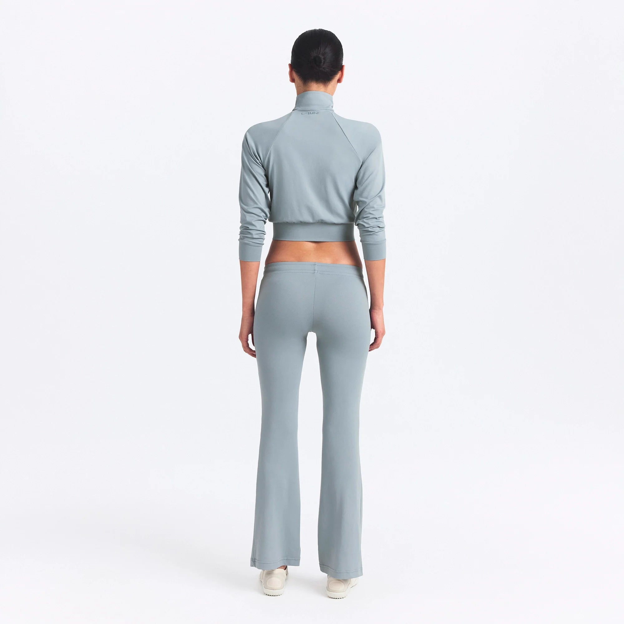 NikeSKIMS AIRY STRAIGHT LEG PANT | WASHED PACIFIC ON A MODEL SIDE VIEW @ | FOCUS: 0.0, 1.0, 0.9