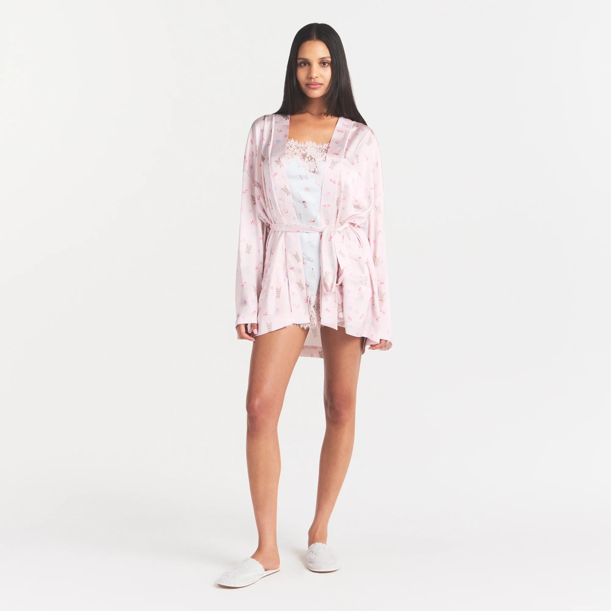 WOVEN SHINE ROBE | BARELY PINK SNACK BAG ON A MODEL FRONT VIEW @ | FOCUS: 0.0, 1.0, 0.9