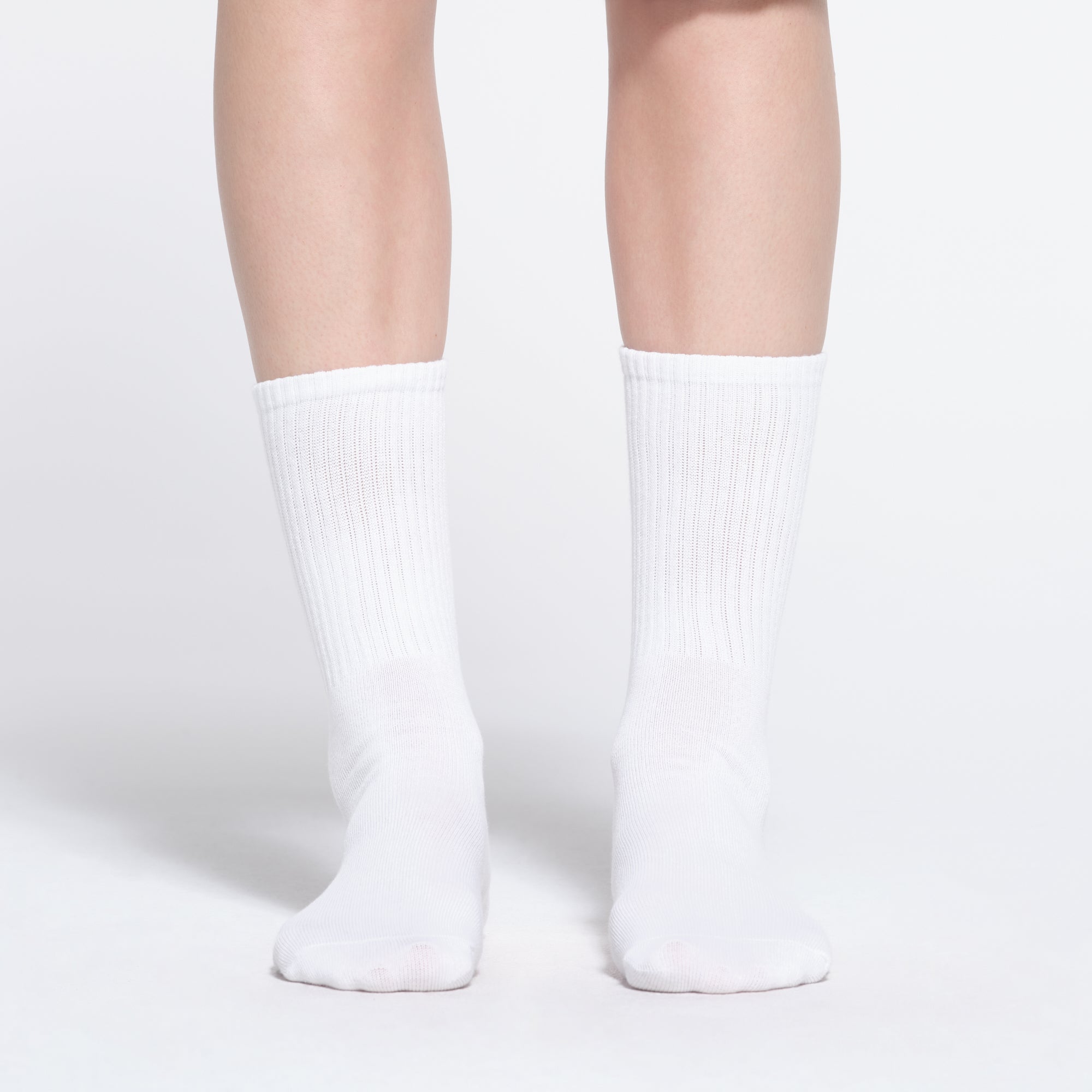 SPORT CREW SOCK | SNOW ON A MODEL FRONT VIEW