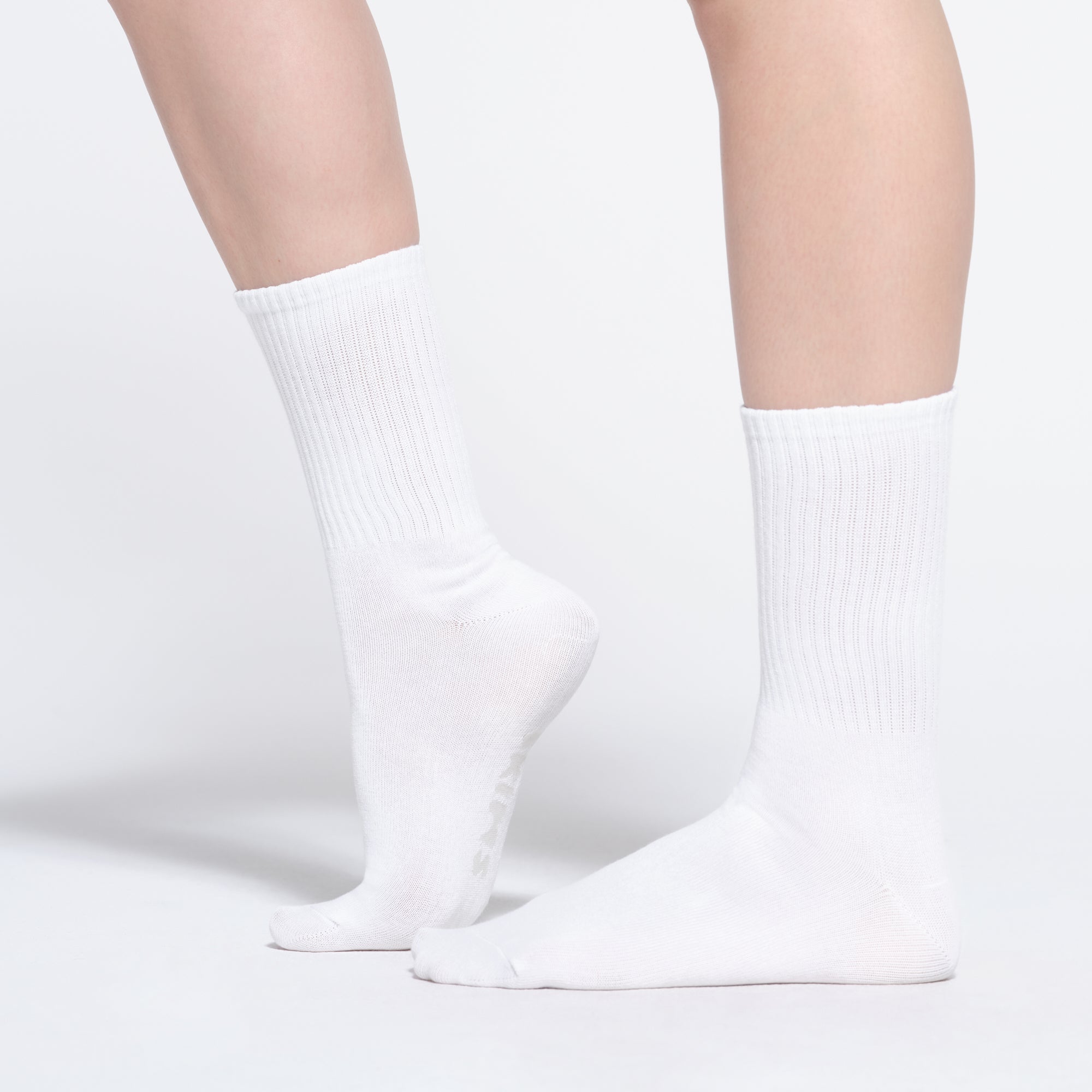 SPORT CREW SOCK | SNOW ON A MODEL FRONT VIEW