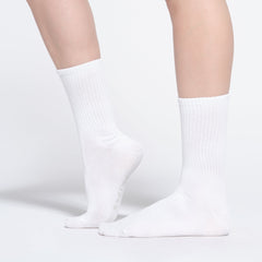 SPORT CREW SOCK | SNOW ON A MODEL FRONT VIEW