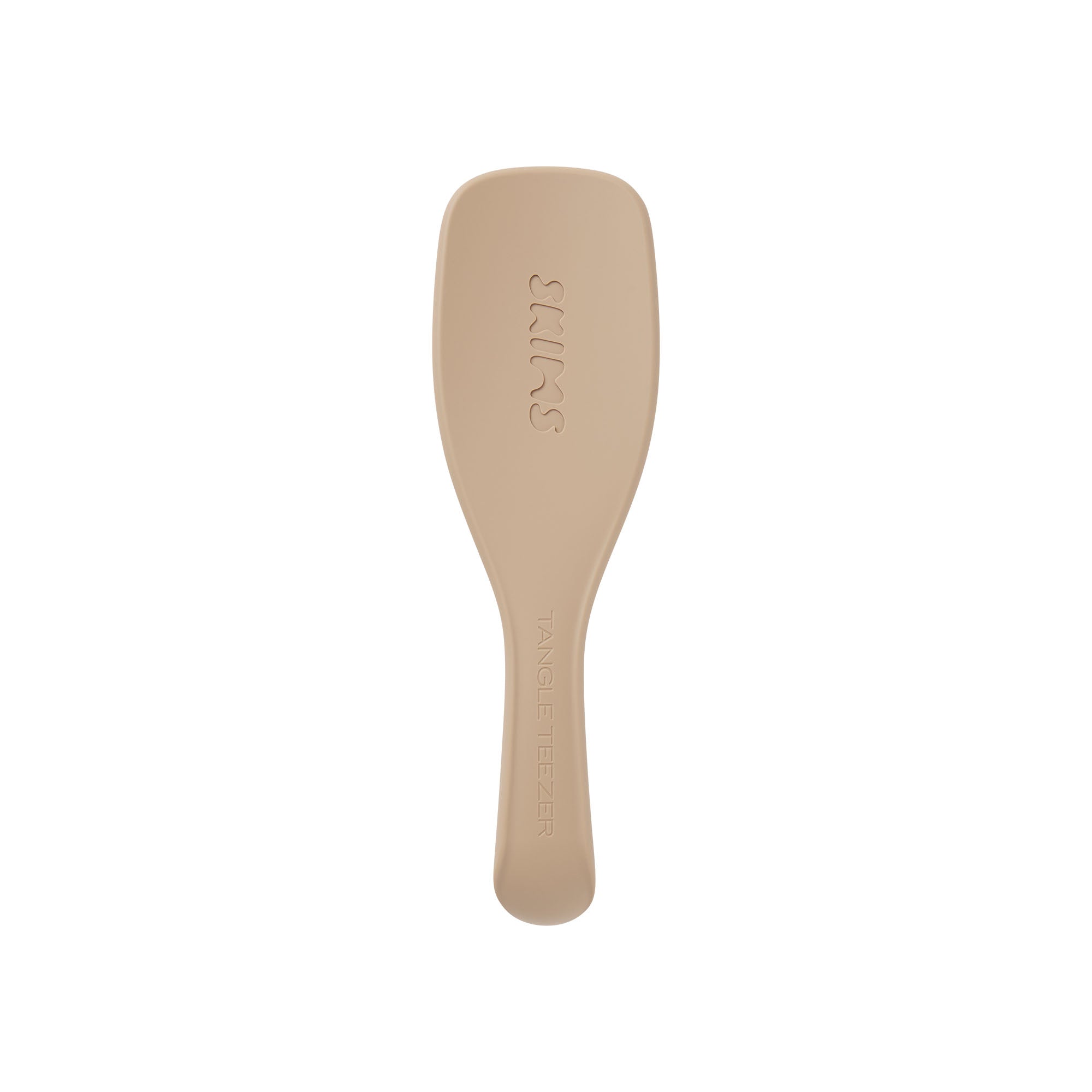 TANGLE TEEZER X SKIMS THE ULTIMATE DETANGLER | STRAIGHT TO WAVY CLAY FLAT ON A WHITE BACKGROUND | FLT