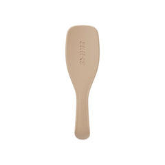 TANGLE TEEZER X SKIMS THE ULTIMATE DETANGLER | STRAIGHT TO WAVY CLAY FLAT ON A WHITE BACKGROUND | FLT