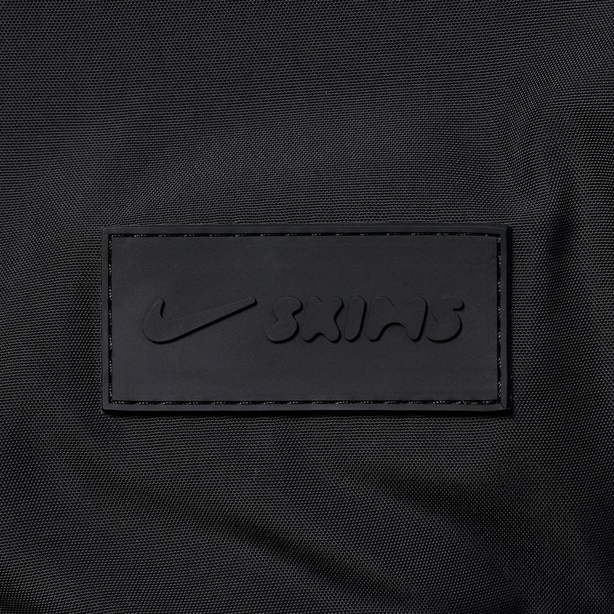 NikeSKIMS PUFFER GYM BAG | OBSIDIAN ADDITIONAL FABRIC DETAILS