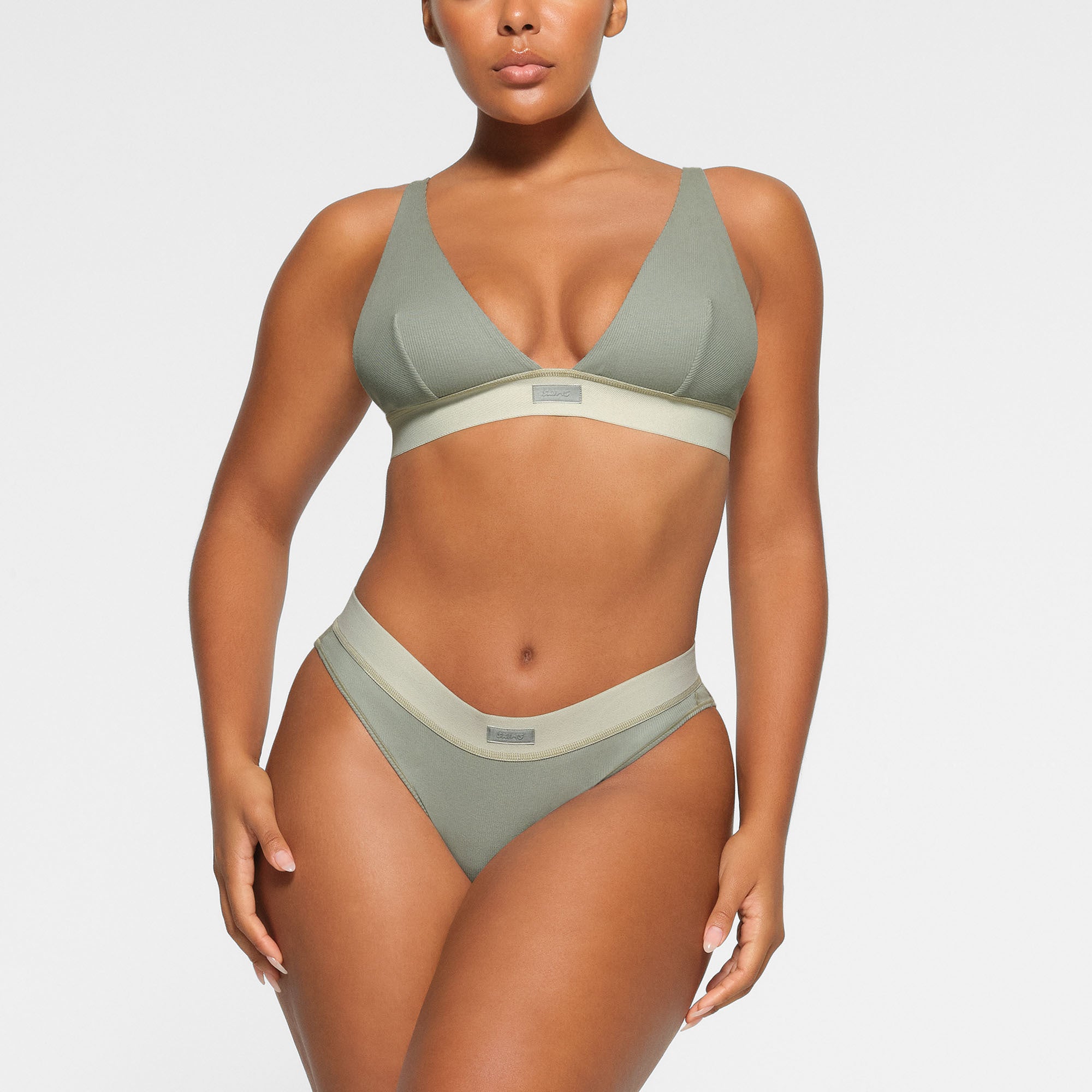 COTTON PLUNGE BRALETTE WORN BY A MODEL IN FRONT VIEW
