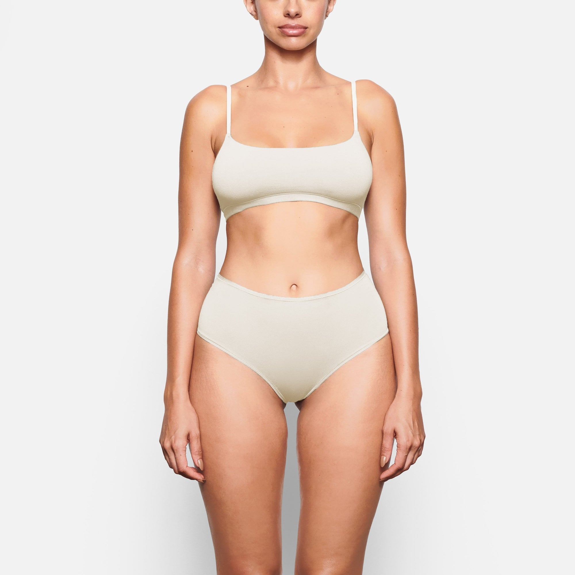 COTTON JERSEY SCOOP BRALETTE WORN BY A MODEL IN FRONT VIEW