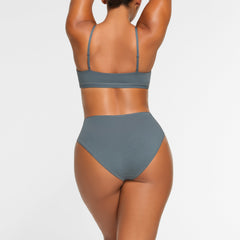 COTTON JERSEY SCOOP BRALETTE WORN BY A MODEL IN BACK VIEW