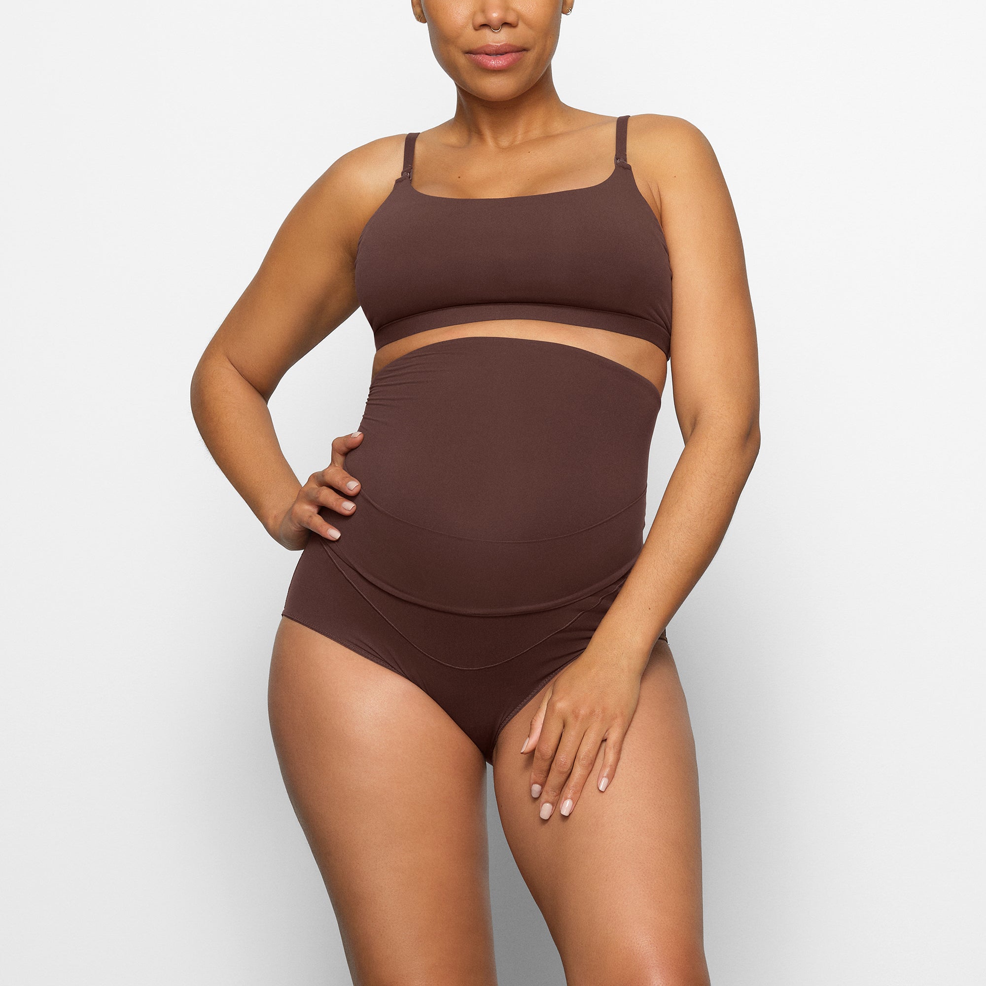 FITS EVERYBODY MATERNITY NURSING SCOOP BRALETTE WORN BY A MODEL IN FRONT VIEW, XL