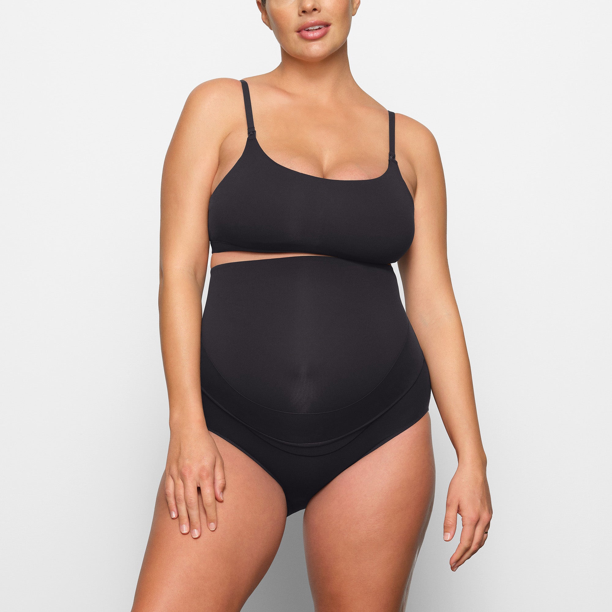 FITS EVERYBODY MATERNITY NURSING SCOOP BRALETTE WORN BY A MODEL IN FRONT VIEW, XL