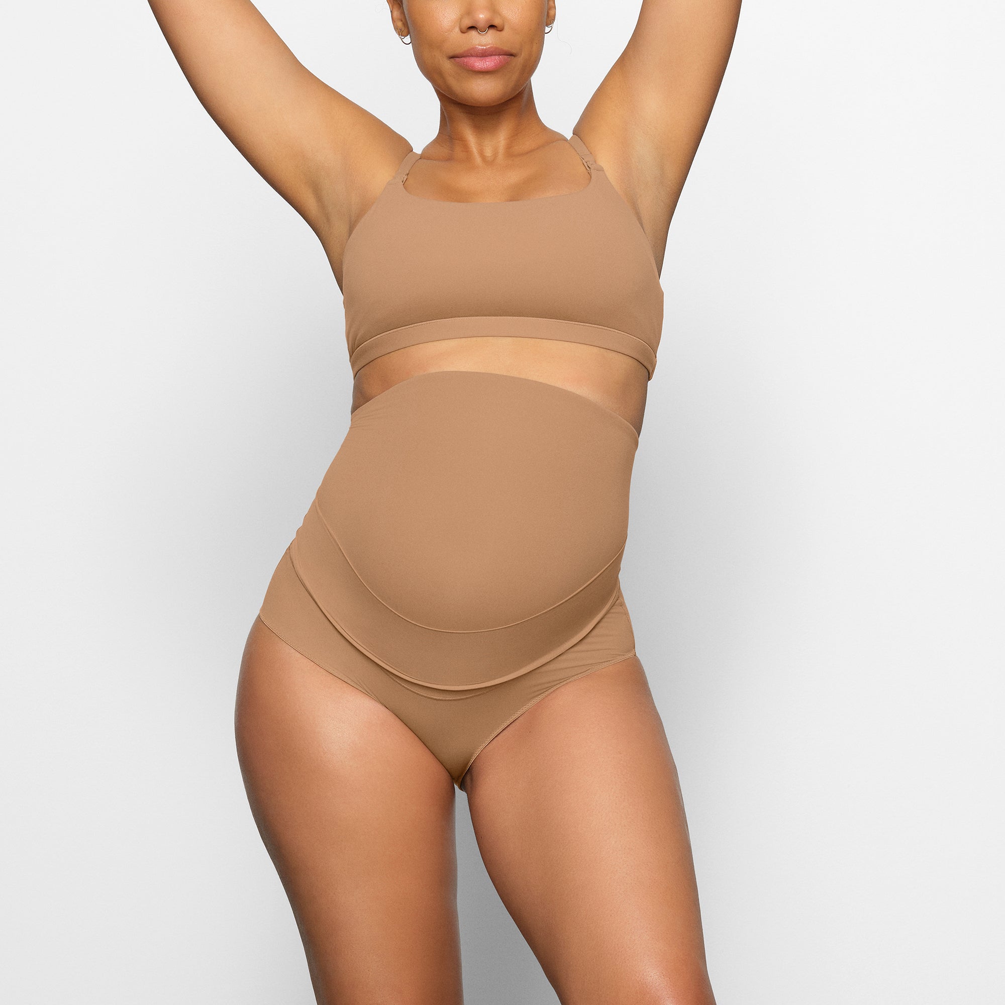 FITS EVERYBODY MATERNITY NURSING SCOOP BRALETTE WORN BY A MODEL IN FRONT VIEW, XL