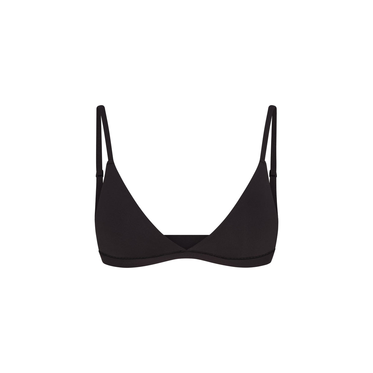 FITS EVERYBODY MASTECTOMY TRIANGLE BRALETTE | ONYX FLAT ON A WHITE BACKGROUND | @ | FOCUS: 0.9, 0.1, 0.7