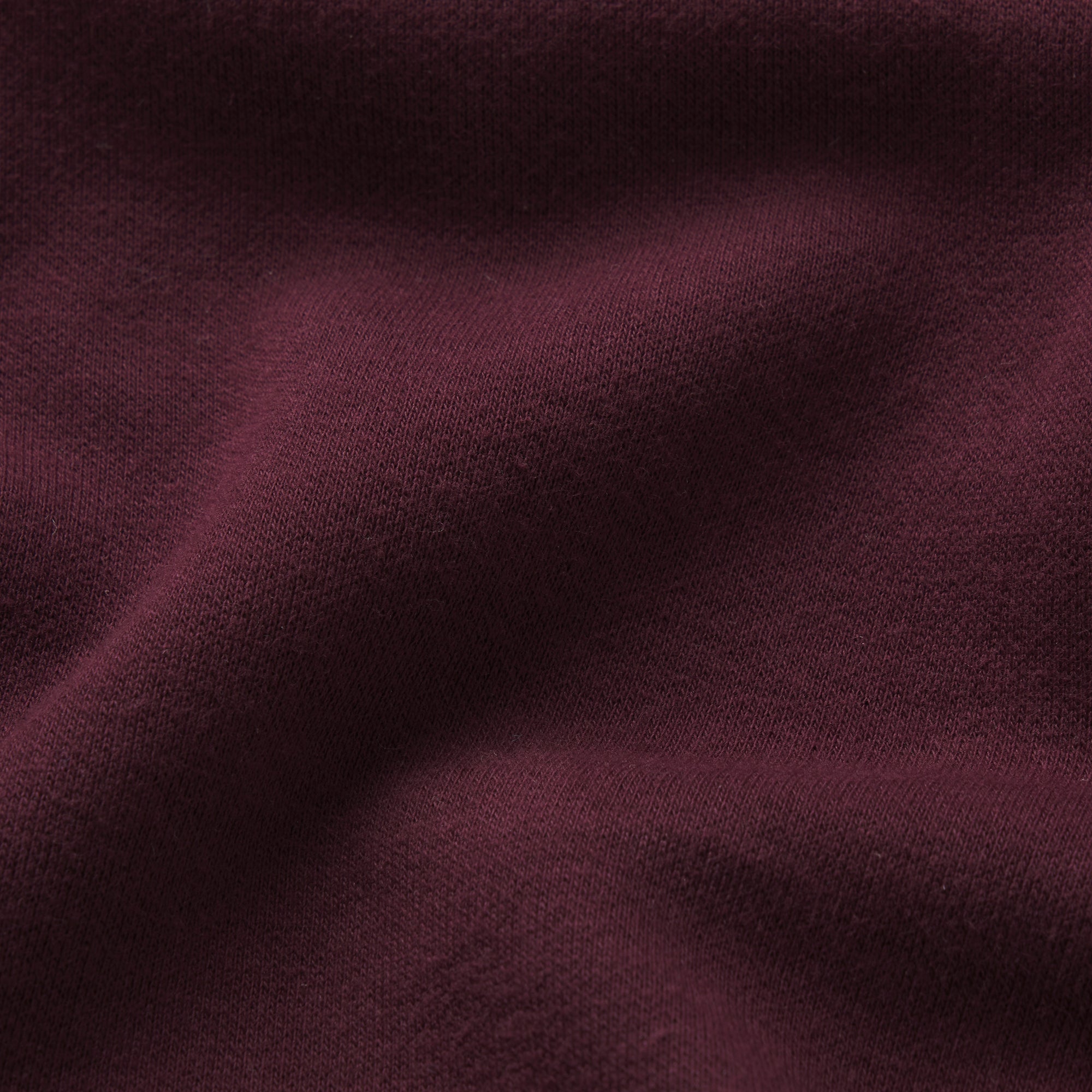 COTTON FLEECE CROPPED HOODIE | CURRANT & LAYS FLAT ON A WHITE BACKGROUND | FLT