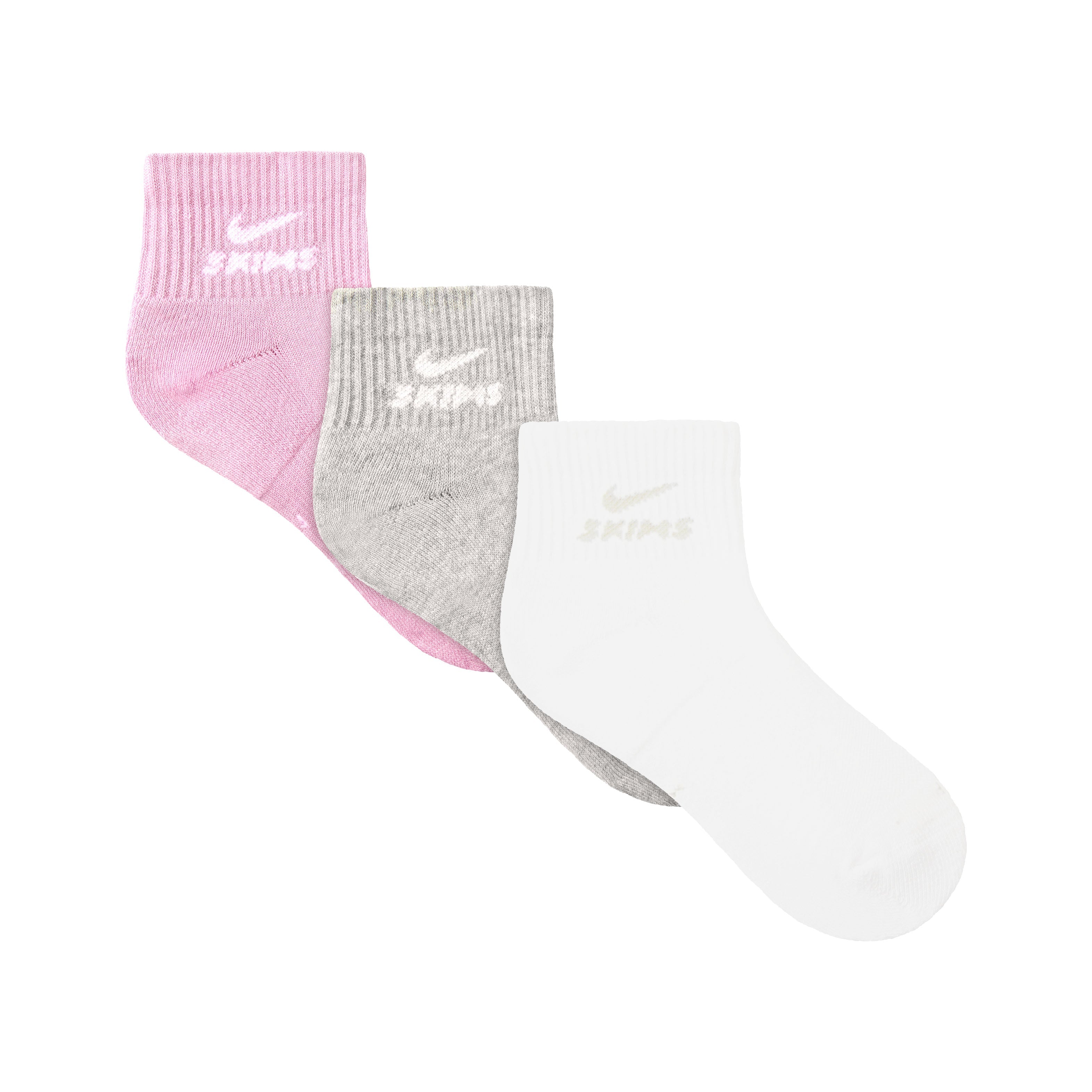 NikeSKIMS ACCESSORIES DRI-FIT QUARTER CREW SOCK 3-PACK | BUBBLE GUM MULTI LAYS FLAT ON A WHITE BACKGROUND