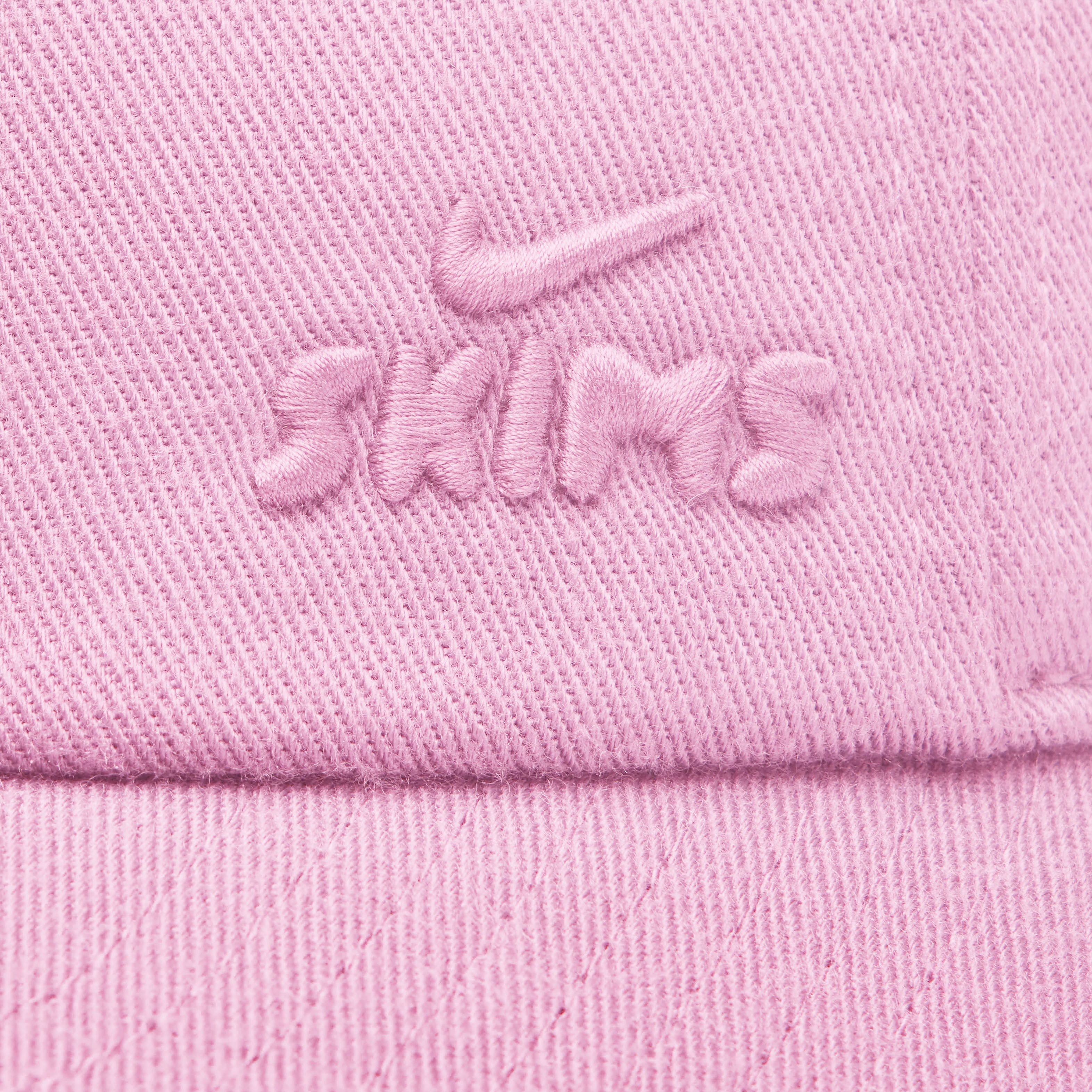 NikeSKIMS ACCESSORIES CLUB CAP | LIGHT FLAMINGOON A MODEL 