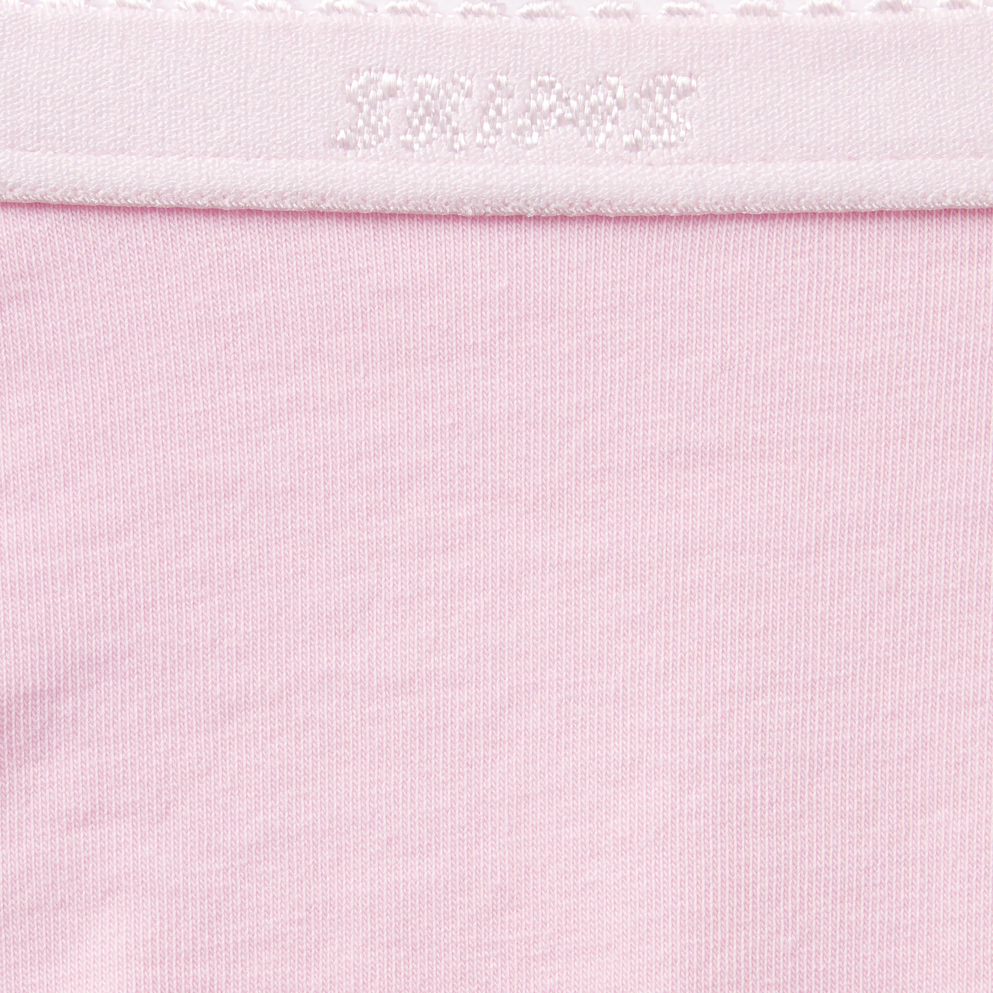 LIGHTWEIGHT COTTON LOGO PICOT HIPSTER | PEONY ON A MODEL FRONT VIEW @ | FOCUS: 0.0, 1.0, 0.9