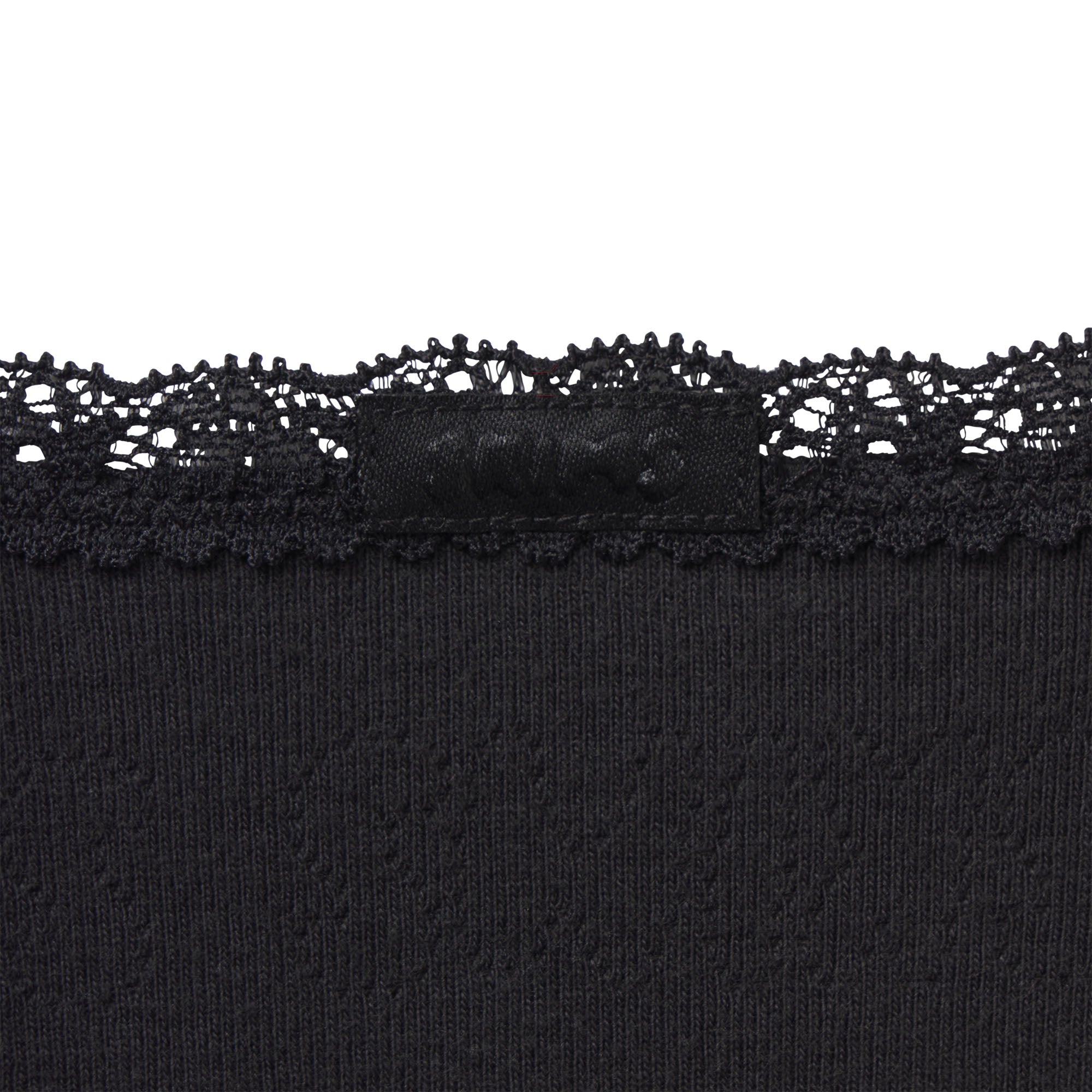 LOGO POINTELLE CAMI | ONYX ON A MODEL | FOCUS: 0.0, 1.0, 0.9