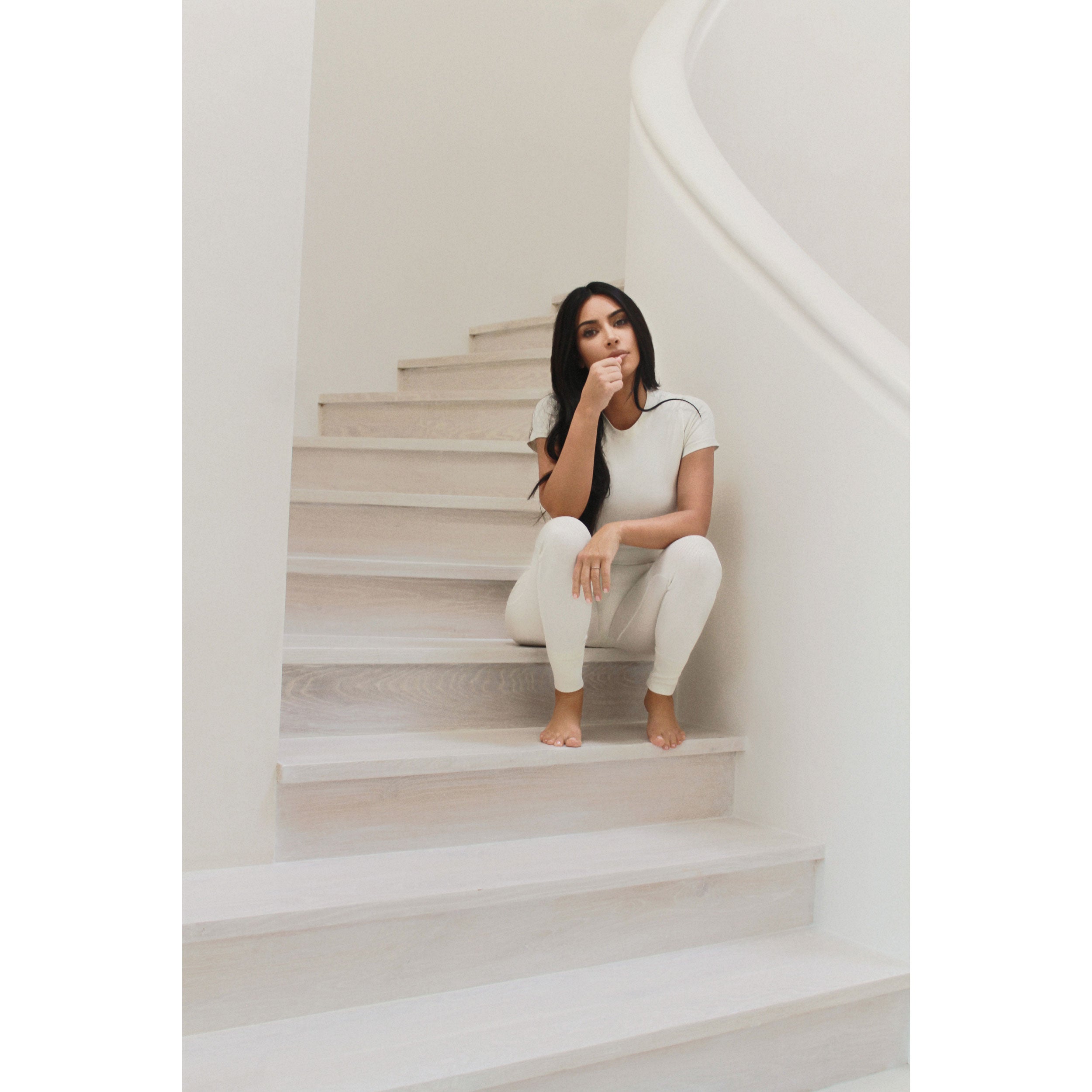 COTTON RIB LEGGING SHOWN ON A MODEL IN A CAMPAIGN PHOTOSHOOT
