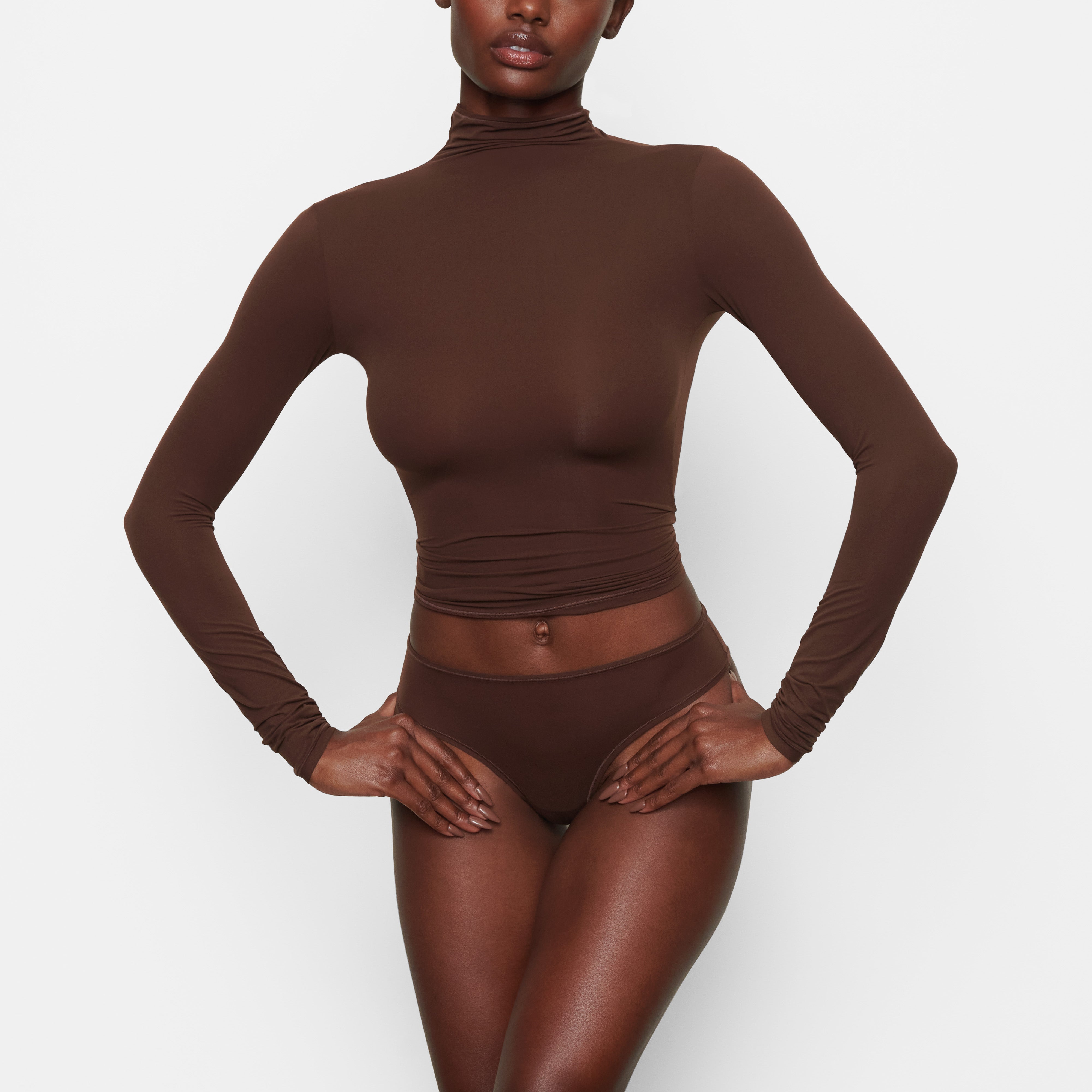 FITS EVERYBODY TURTLENECK TOP WORN BY A MODEL IN FRONT VIEW