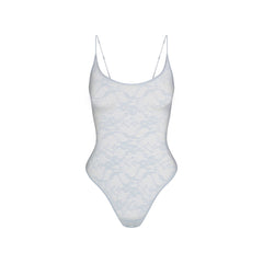 STRETCH LACE SCOOP NECK BODYSUIT | POWDER BLUE FLAT ON A WHITE BACKGROUND