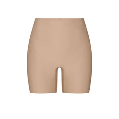 SKIMS BODY CORE SCULPT SHORTIE | CLAY FLAT ON A WHITE BACKGROUND | FLT