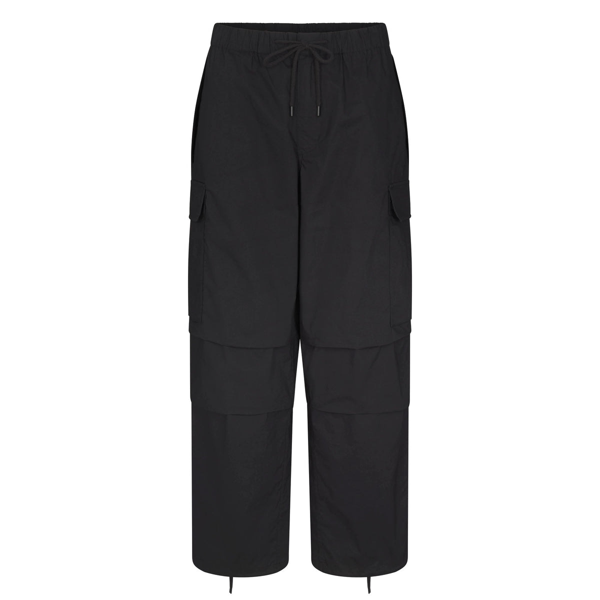WOVEN COTTON OVERSIZED LOW RISE CARGO PANT | ONYX FLAT ON A WHITE BACKGROUND | FLT