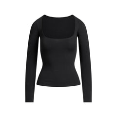 COTTON JERSEY SCOOP NECK LONG SLEEVE TOP | SOOT FLAT ON A WHITE BACKGROUND | FLT