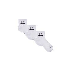 NikeSKIMS ACCESSORIES DRI-FIT QUARTER CREW SOCK 3-PACK | SNOW FLAT ON A WHITE BACKGROUND | FLT