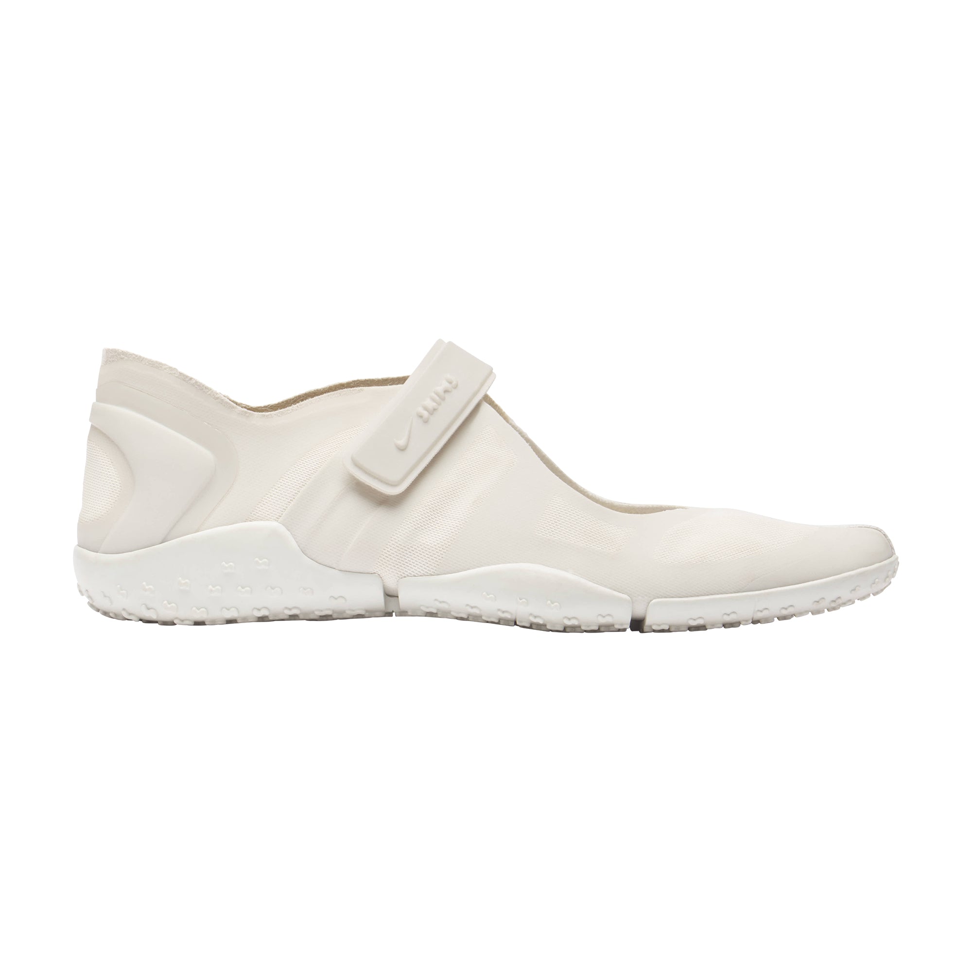 NikeSKIMS FOOTWEAR RIFT MESH | LT BONE/LT BONE-LT OREWOOD BRN ON A MODEL FRONT VIEW | ADDITIONAL FABRIC DETAILS