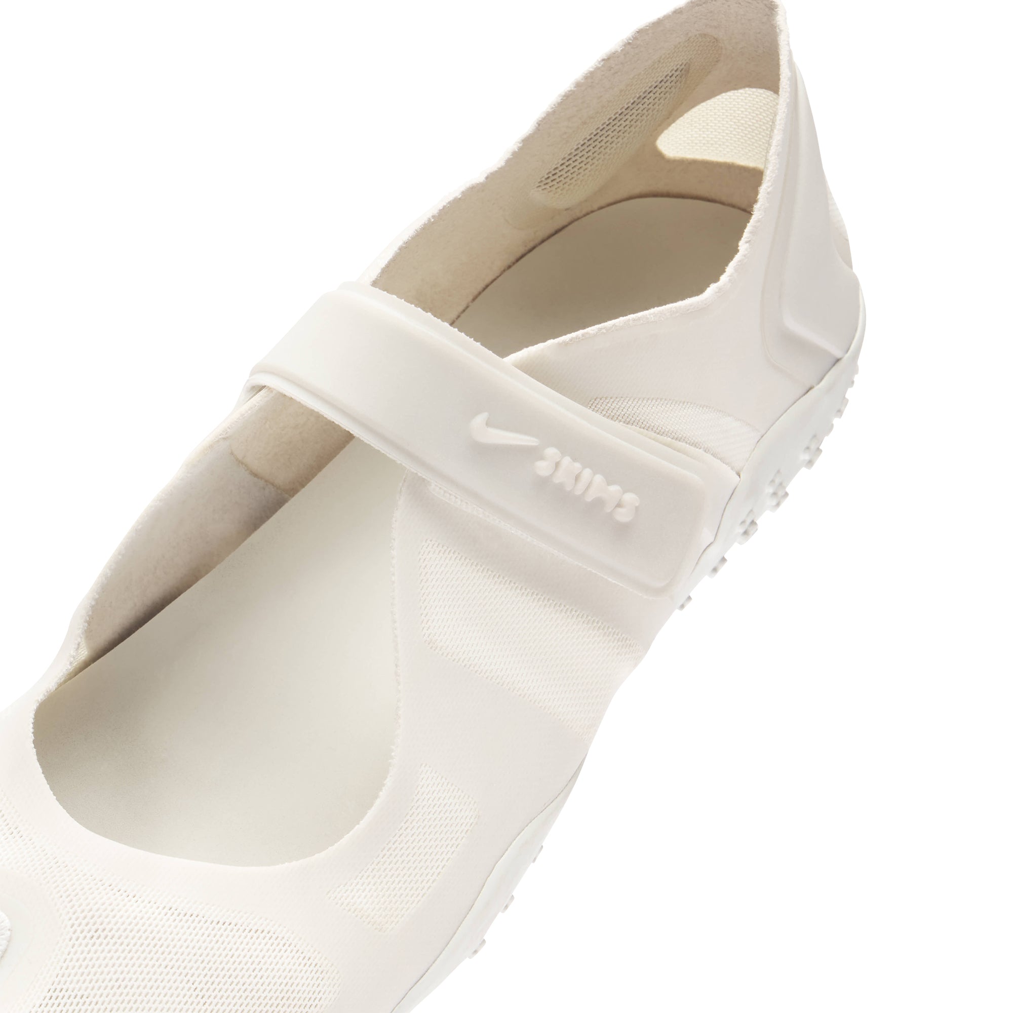 NikeSKIMS FOOTWEAR RIFT MESH | LT BONE/LT BONE-LT OREWOOD BRN ON A MODEL FRONT VIEW | ADDITIONAL FABRIC DETAILS
