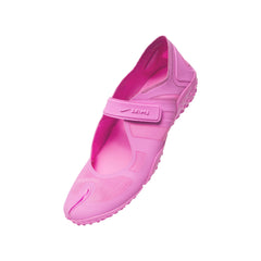 NikeSKIMS FOOTWEAR RIFT MESH | PSYCHIC PINK ON A MODEL 