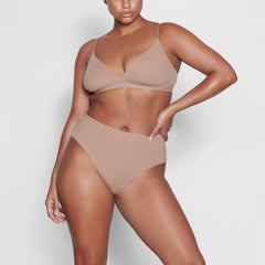 ON A MODEL FRONT VIEW FITS EVERYBODY FULL BRIEF IN SIENNA 