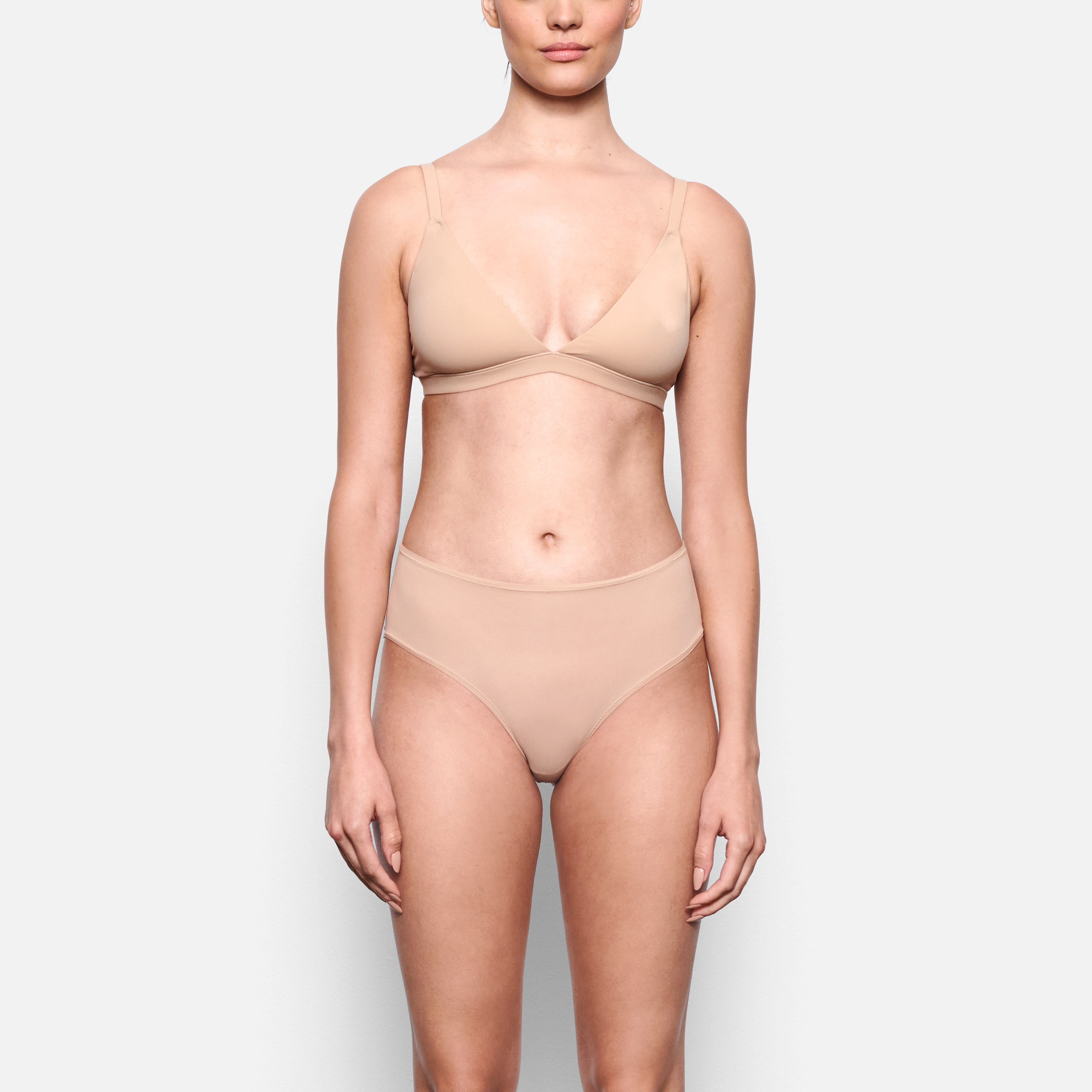 ON A MODEL FRONT VIEW FITS EVERYBODY MID RISE BRIEF IN CLAY 