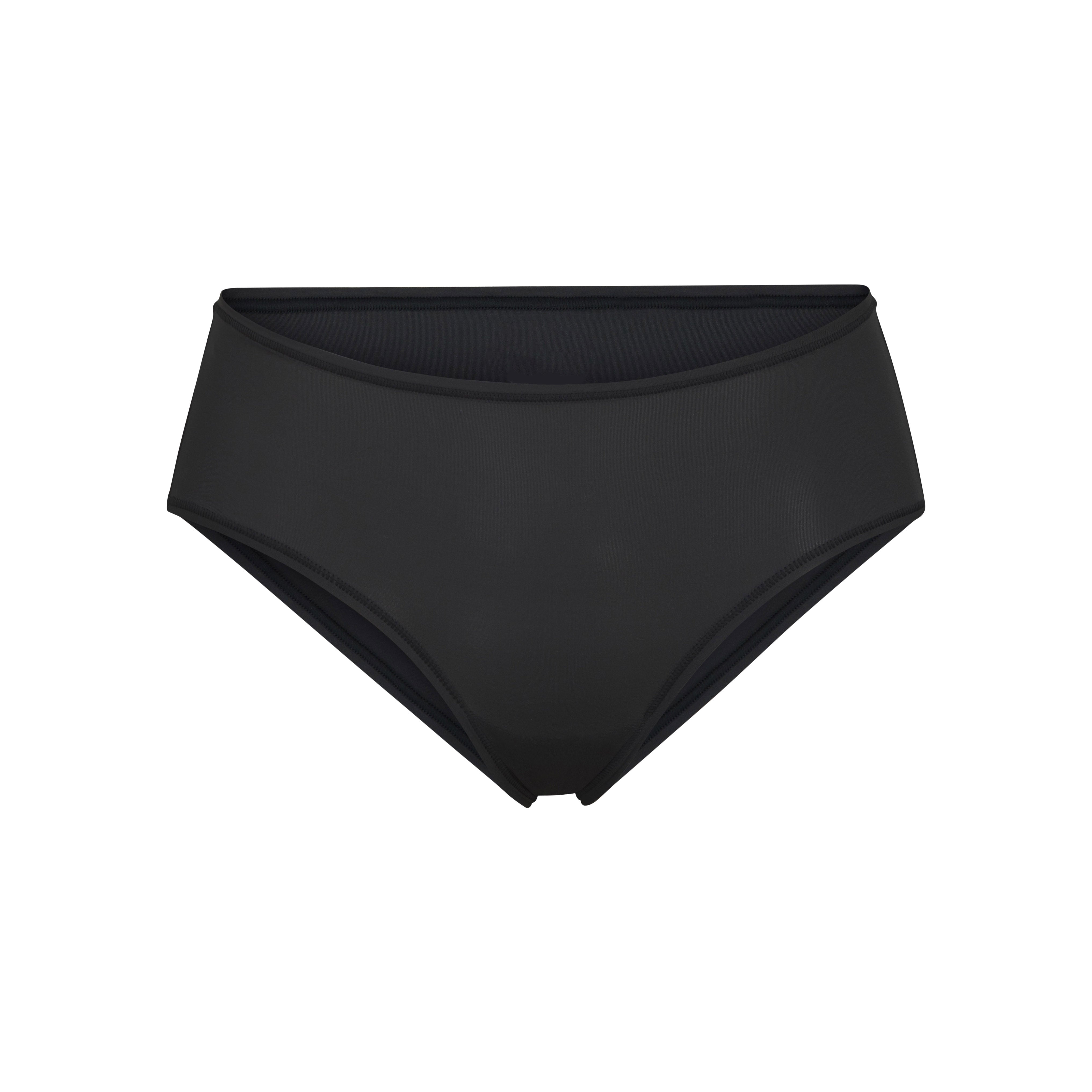 FITS EVERYBODY BRIEF | ONYX (BRIEFS, PANTIES) LAYS FLAT ON A WHITE BACKGROUND | FLT