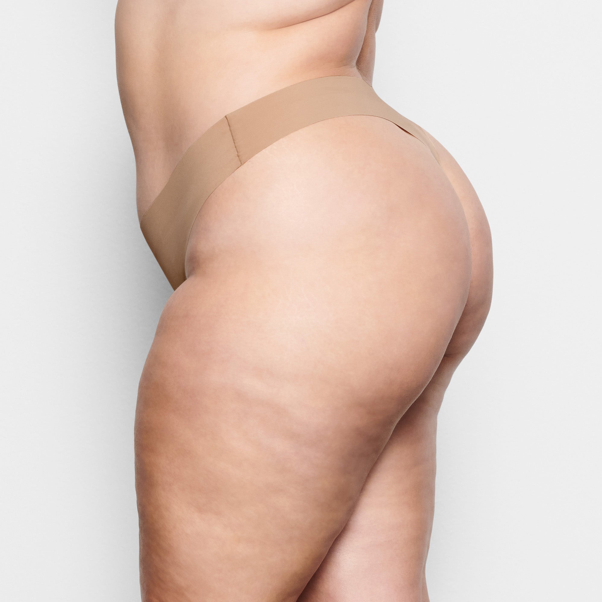FREE CUT MID WAIST THONG 